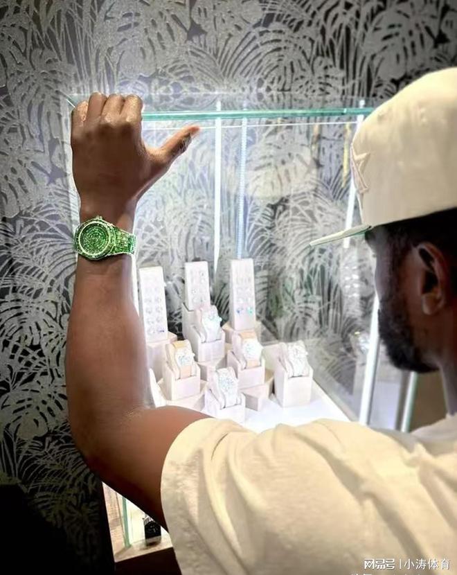 2万元成为世界上首位拥有全套豪表的人凯发k8网站梅威瑟再创纪录花费71(图2)
